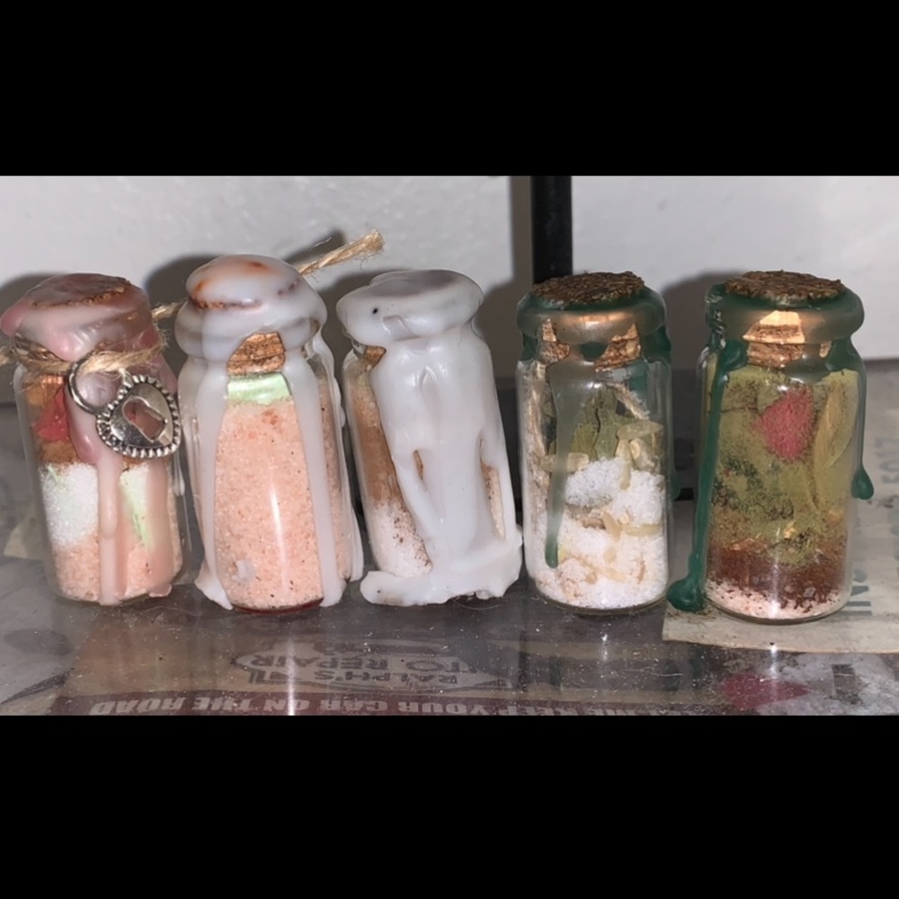 Any kinda spell jar you would want just message me 2 for 1 price 💕